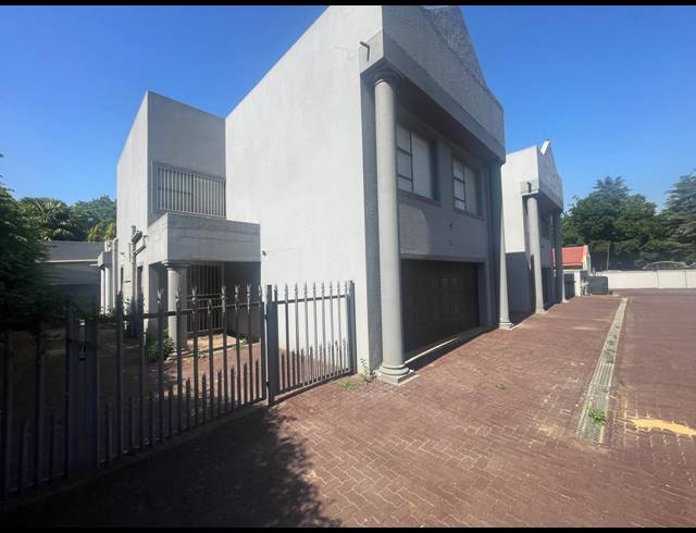 3 BEDROOM TOWNHOUSE FOR SALE IN THREE RIVERS PROPER